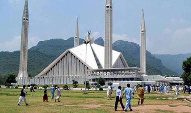 US Aid to Pakistan Tied to Action against Haqqanis